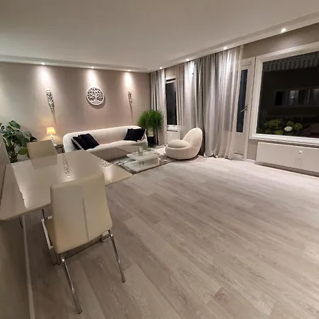 Apartment Apartment, Everything Close