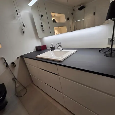 Apartment, Everything Close Apartment *