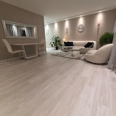 Apartament Apartment, Everything Close *